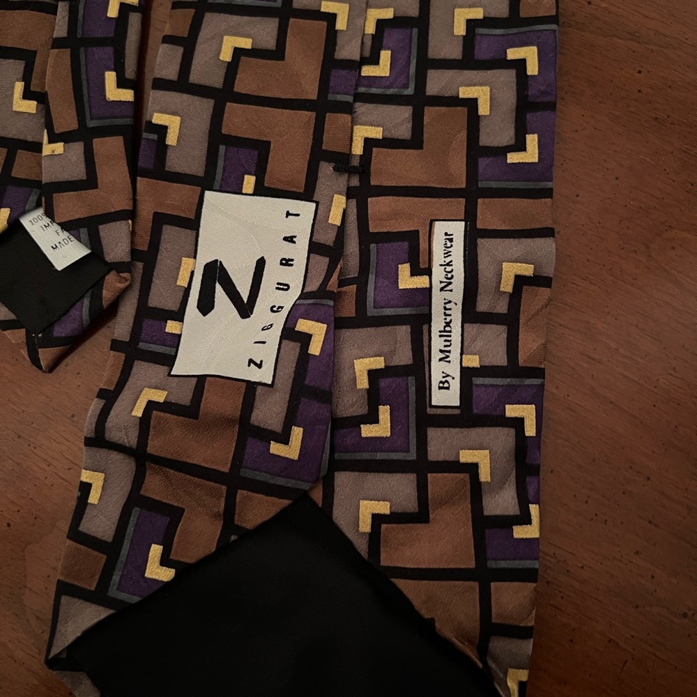 Mulberry ziggurat men’s designer silk tie